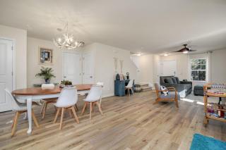 Sea Glass Retreat - Pet friendly, Shared pools! - 5