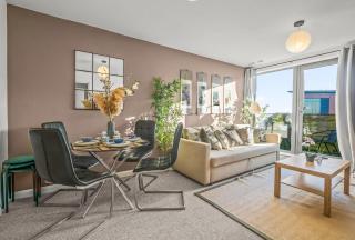 Pan Asian with Free Park - 28 Night Stay - Birmingham - 0