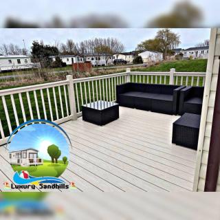 Luxury Sandhills Caravan Rental - Winthorpe - 2