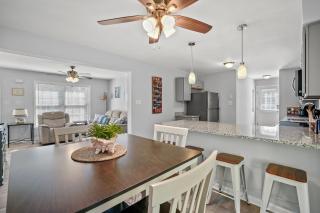 Seahorse Cove - Screened porch, Shared pools! - Greenbackville - 3