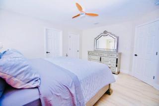 Mins to Atlantic Ave, bars, restaurants & beach! - 2