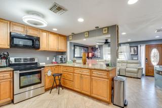 8 Mi to Sunset Beach Home with Large Patio and Pool! - 5