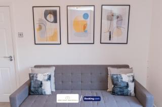 Award-Winning Four Bedrooms House, Parking, WiFi By Derby Short Term Rental Short Lets & Serviced Accommodation Derby - 8