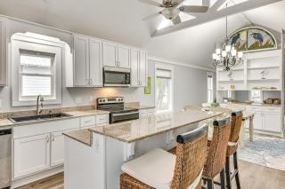 Walk to Choctawhatchee Bay Santa Rosa Beach Home! - Destin - 3
