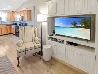 Serenity at Oyster Bay, Water access & firepit! - 2