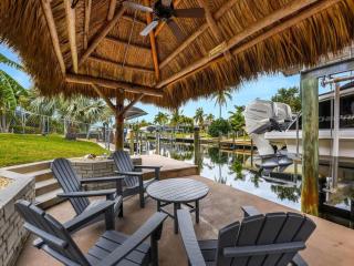 Heated Pool, Gulf Access, Dock, Tiki Hut - The Lucky Pelican - Roelens - Cape Coral - 7