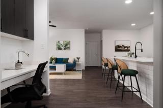 Verdant Retreat 2BR 2BA Spacious 2 KingBeds GymWFH - Whitestown - 6