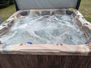 Shell Cottage - Pet friendly, Hot tub, Fenced yard! - Birch Town - 8