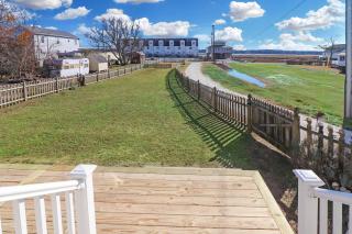 Shell Cottage - Pet friendly, Hot tub, Fenced yard! - Birch Town - 6