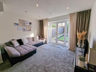 3 bedroom Home Near Centre by City SuperHost - 9