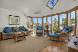 Shore Thing on Oyster Bay - Waterfront, Boat Dock! - 7