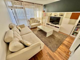 Sleek & Bright balcony Flat Perfect Escape London - London - 0