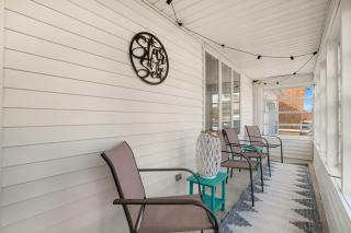Star of the Sea - Renovated home located in town & pet friendly! - Deep Hole - 8