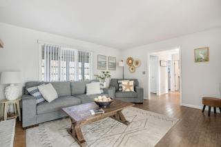 Star of the Sea - Renovated home located in town & pet friendly! - 7