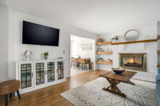 Star of the Sea - Renovated home located in town & pet friendly! - 4