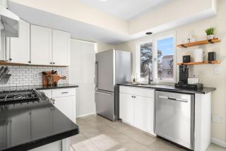 Star of the Sea - Renovated home located in town & pet friendly! - 1