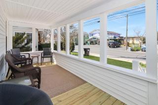Stella del Mare - Charming home with relaxing porch! - 7