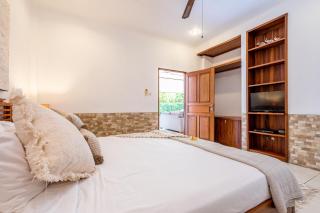 Tropical Villas - 2 Bed & 3 Bed - Kerobokan - 8