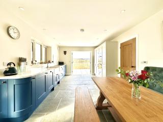 Esox Cottage - Hot Tub, 5 Star Luxury Pet Friendly Cottage with Games Room - Hayfield - 7