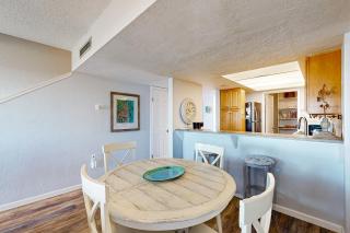 Oceanfront condo with resort amenities, beach access and pool - 8