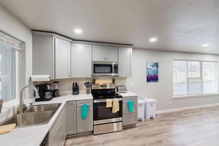 The Turtle Suite, Dolphin Suite, & Sea Horse Suite - 4