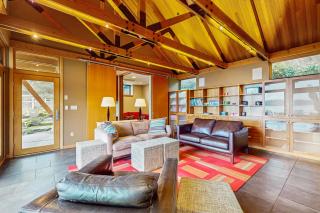 No-Bank Waterfront Stunner – Driftwood Compound on Fidalgo Island - Anacortes - 8