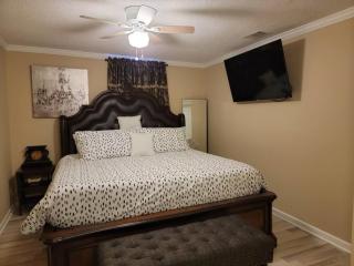 Cozy Oak Street luxury stay - Savannah - 3