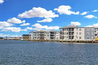 Sunset Bay Villa 212 - Pet friendly & waterfront view! - 0