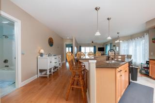 Sunset Bay Villa 221 - Waterfront, Pool, Gym! - Chincoteague - 7