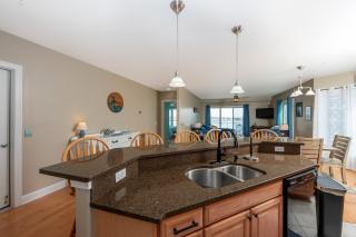 Sunset Bay Villa 221 - Waterfront, Pool, Gym! - Chincoteague - 6