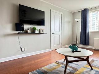 2BR Chic Downtown ATL Condo w Free Parking LM602 - Atlanta - 2