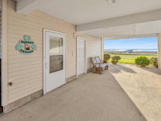 Sunset Dreams - Pet friendly, Waterfront, & shared dock! - 5