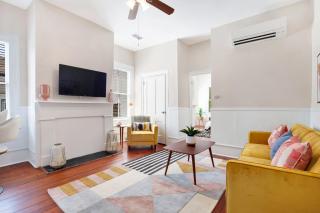 Comfortable Executive Rental by the Park Heated Pool Access 1395 - Savannah - 9