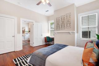 Comfortable Executive Rental by the Park Heated Pool Access 1395 - 5