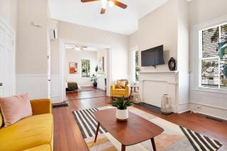 Comfortable Executive Rental by the Park Heated Pool Access 1392 - Savannah - 8