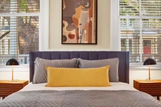 Comfortable Executive Rental by the Park Heated Pool Access 1393 - 3