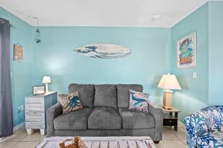 Spacious 2BR Condo with Pool Across from the Beach - Gulf Shores - 3