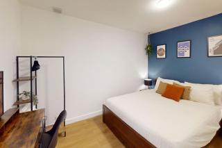 3BR, song lyrics theme, self check-in - Manchester - 1