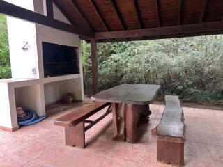 Casa en Carilo con Pileta, Quincho y Parque Cercado para 8 Personas - Carilo - 8