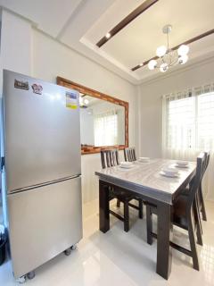 J&M Staycation Spot NEW 2BR Flat near City Center - - 4