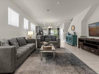 Theme Park Retreat - Lazy River, Pools, Mins to Theme Parks! - Davenport - 6