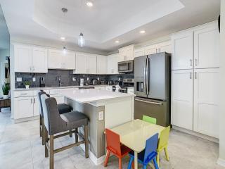 Adventure Cove - Resort Oasis, Water Park, Mins to Theme Parks! - 8