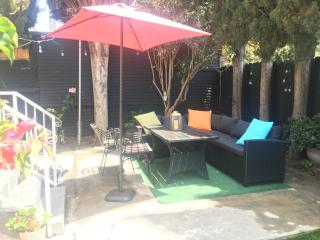 4bed 2ba Hollywood house Block away from sunset, Free parking, private backyard - 7
