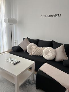 Chinatown Retreat with Free Park & Netflix - Birmingham - 8