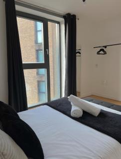 Chinatown Retreat with Free Park & Netflix - Birmingham - 7