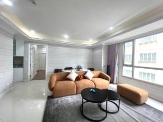 Bustling stay in the center of JapanTown/7eleven/pub - Ho Chi Minh - 5