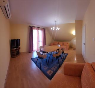 Frank Apartmanház - 5