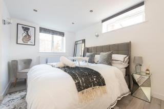Stylish Luxe Apartment in Crayford - 6