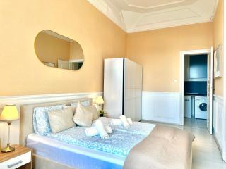 Deluxe 2-Bedroom with Sauna and AC - Budapest - 3