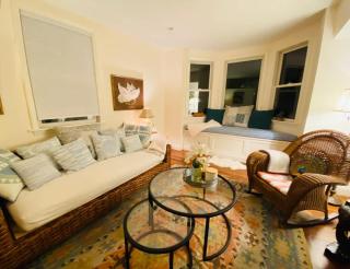 Best hotel alternative for big group near train to NYC - 8